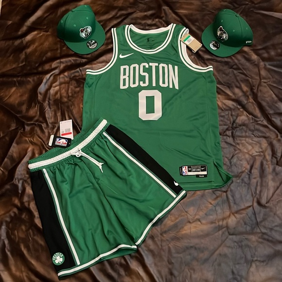 Celtics full uniform plus 2 hats - Picture 1 of 15
